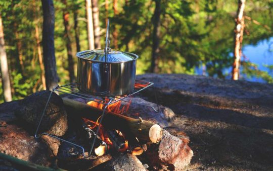 What to Look For in a Campfire Cooking Kit