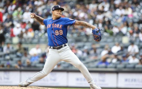 New York Mets Score Eight Runs in Game 4 of the Subway Series